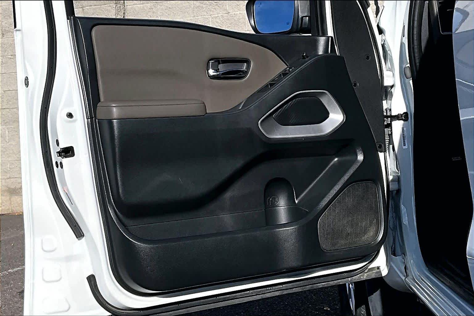 Thumbnail: 2022 Nissan Frontier - 27