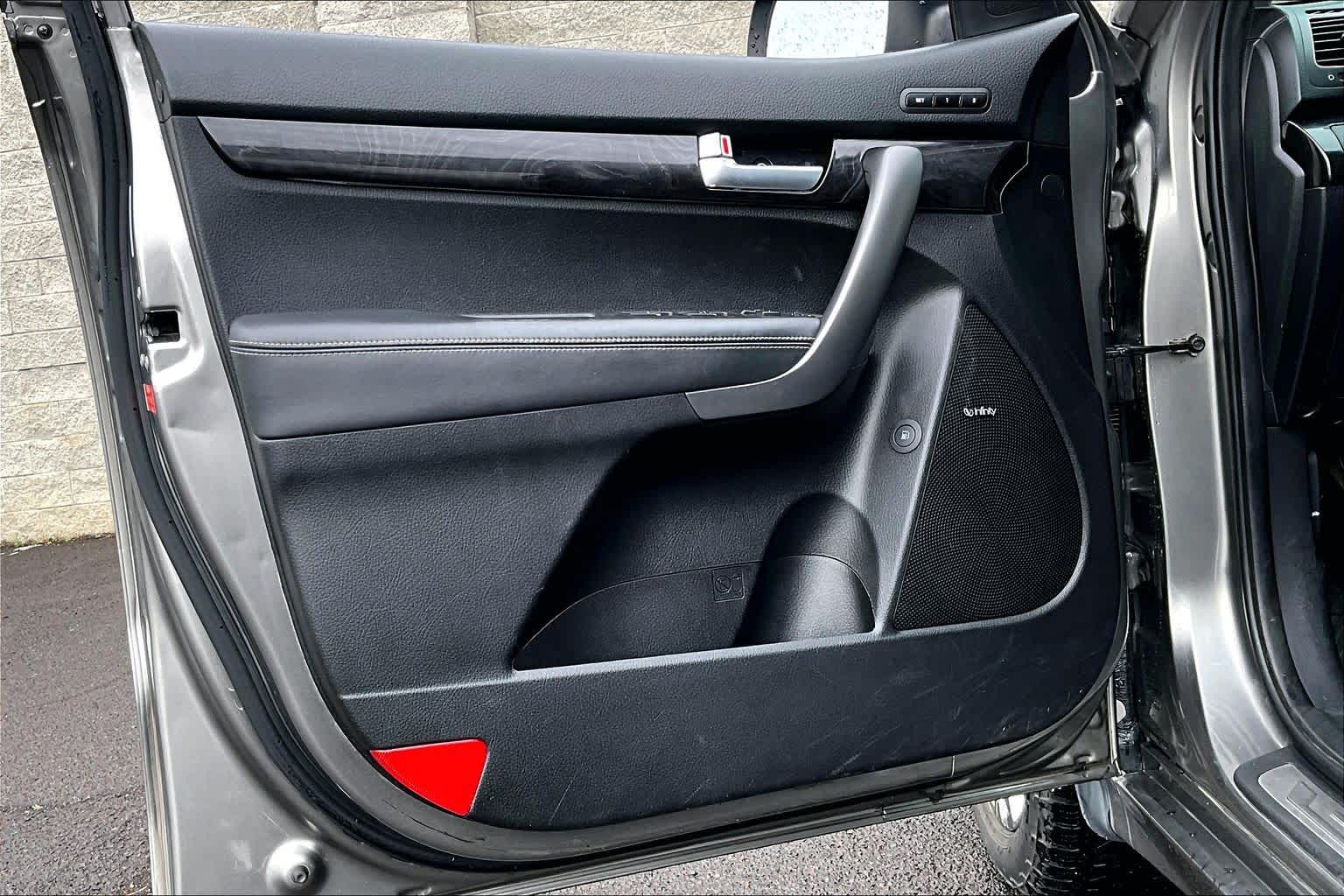 Thumbnail: 2014 Kia Sorento - 27