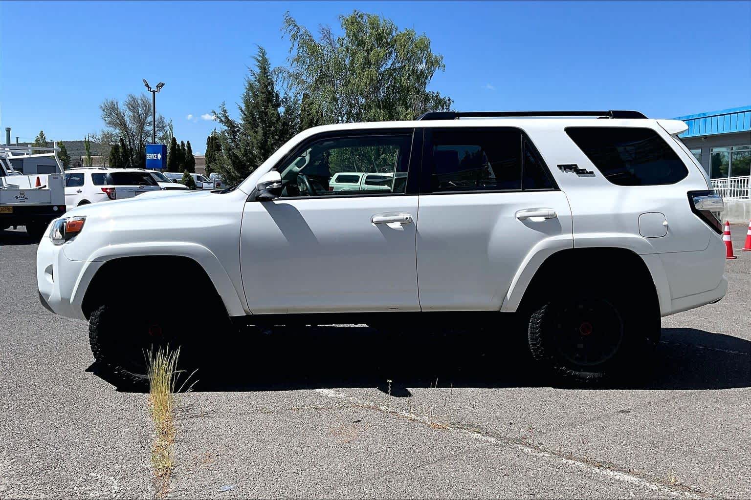 Thumbnail: 2022 Toyota 4Runner - 3