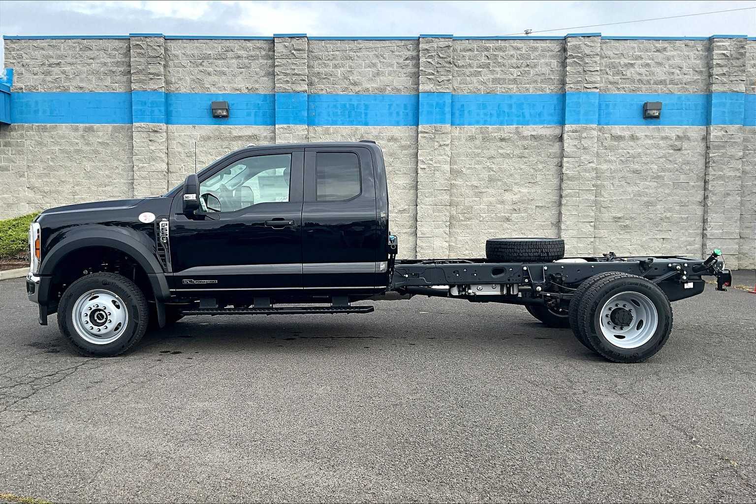 Thumbnail: 2026 Ford F-550 - 3