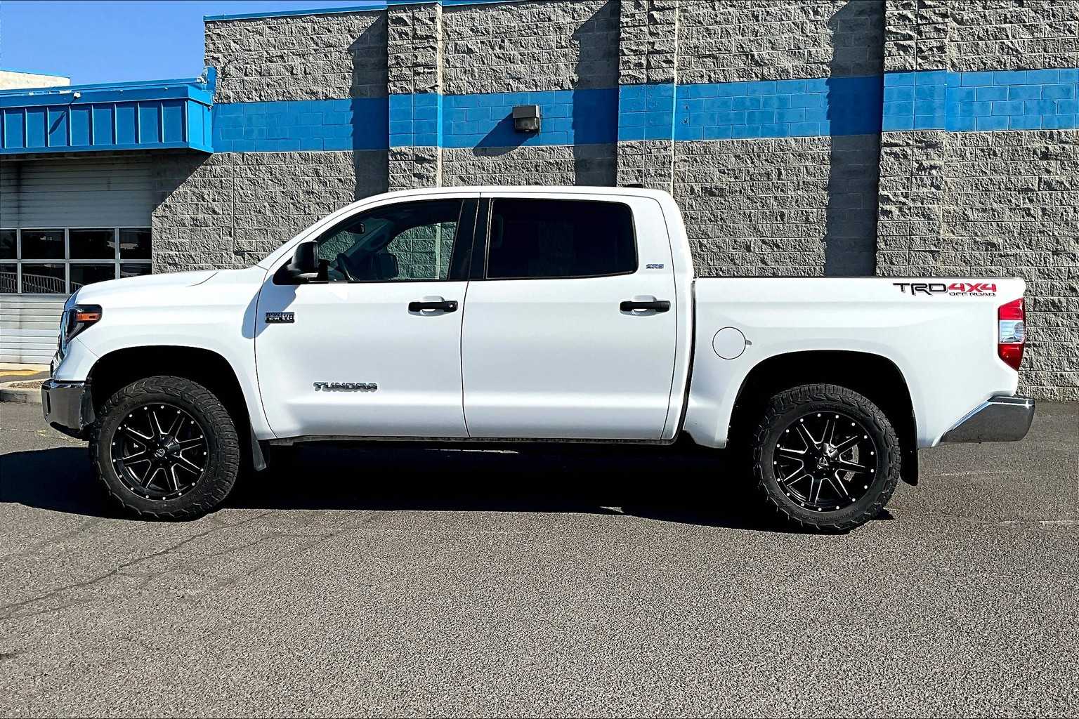 Thumbnail: 2020 Toyota Tundra - 3