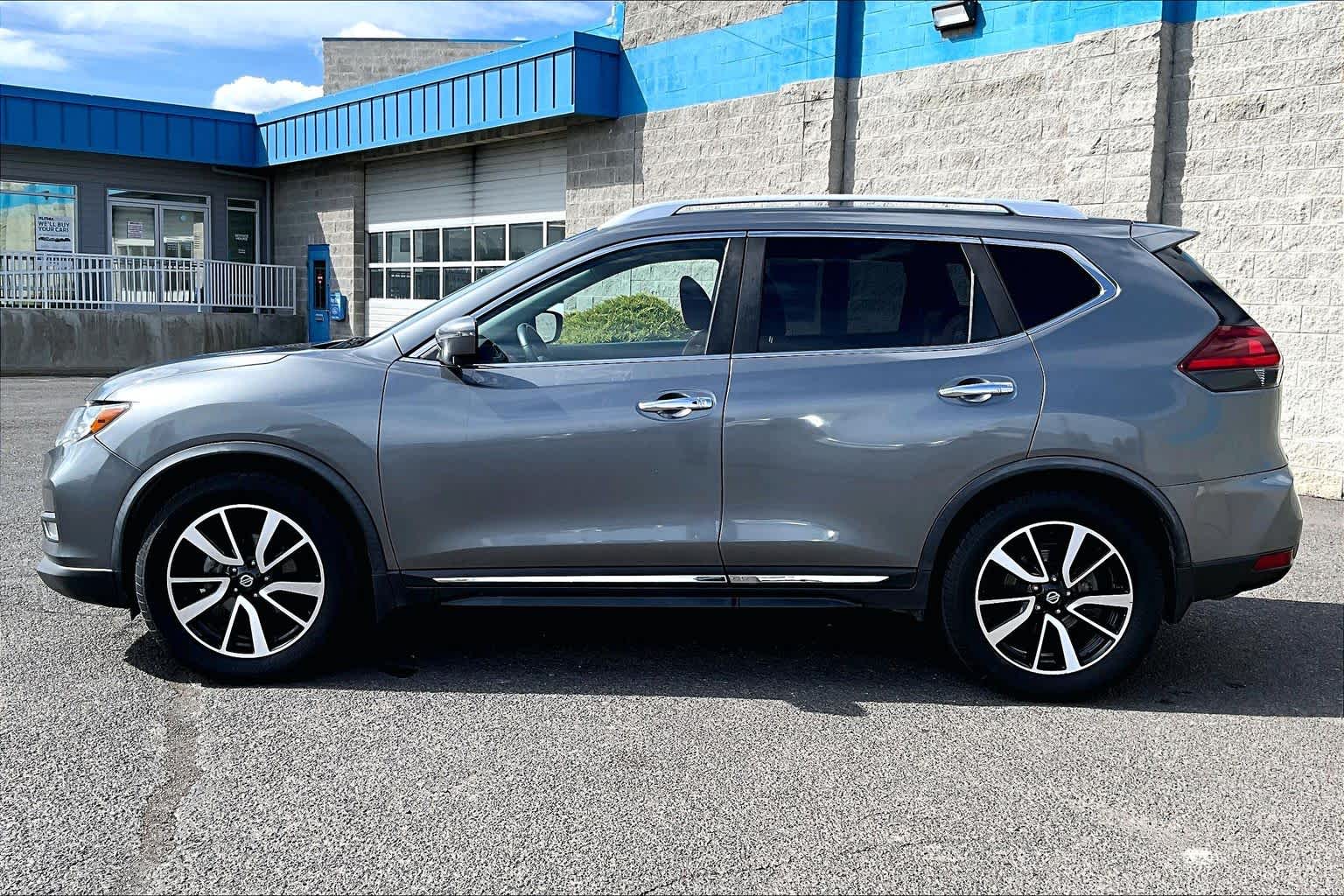 Thumbnail: 2018 Nissan Rogue - 3