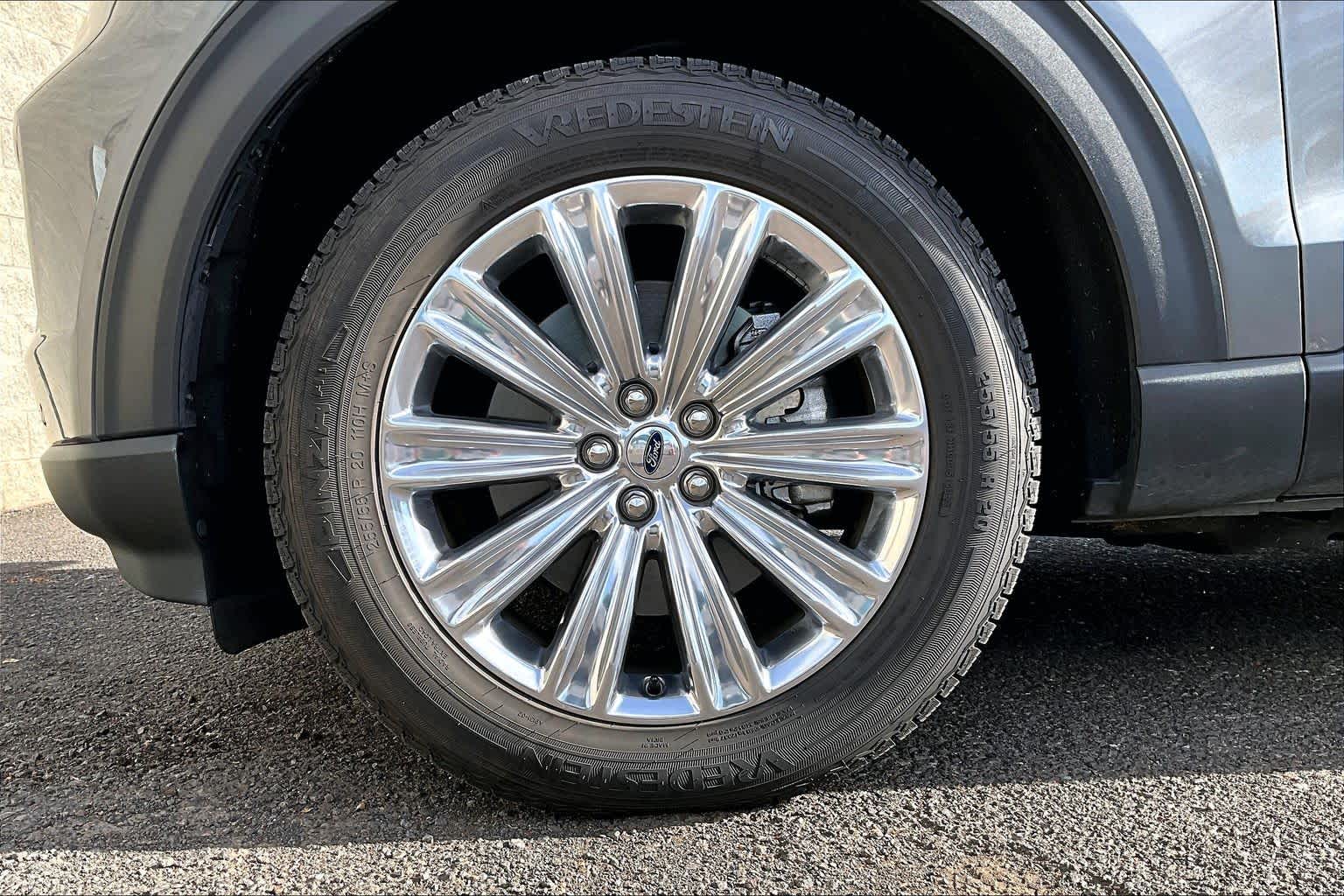 Thumbnail: 2021 Ford Explorer - 8