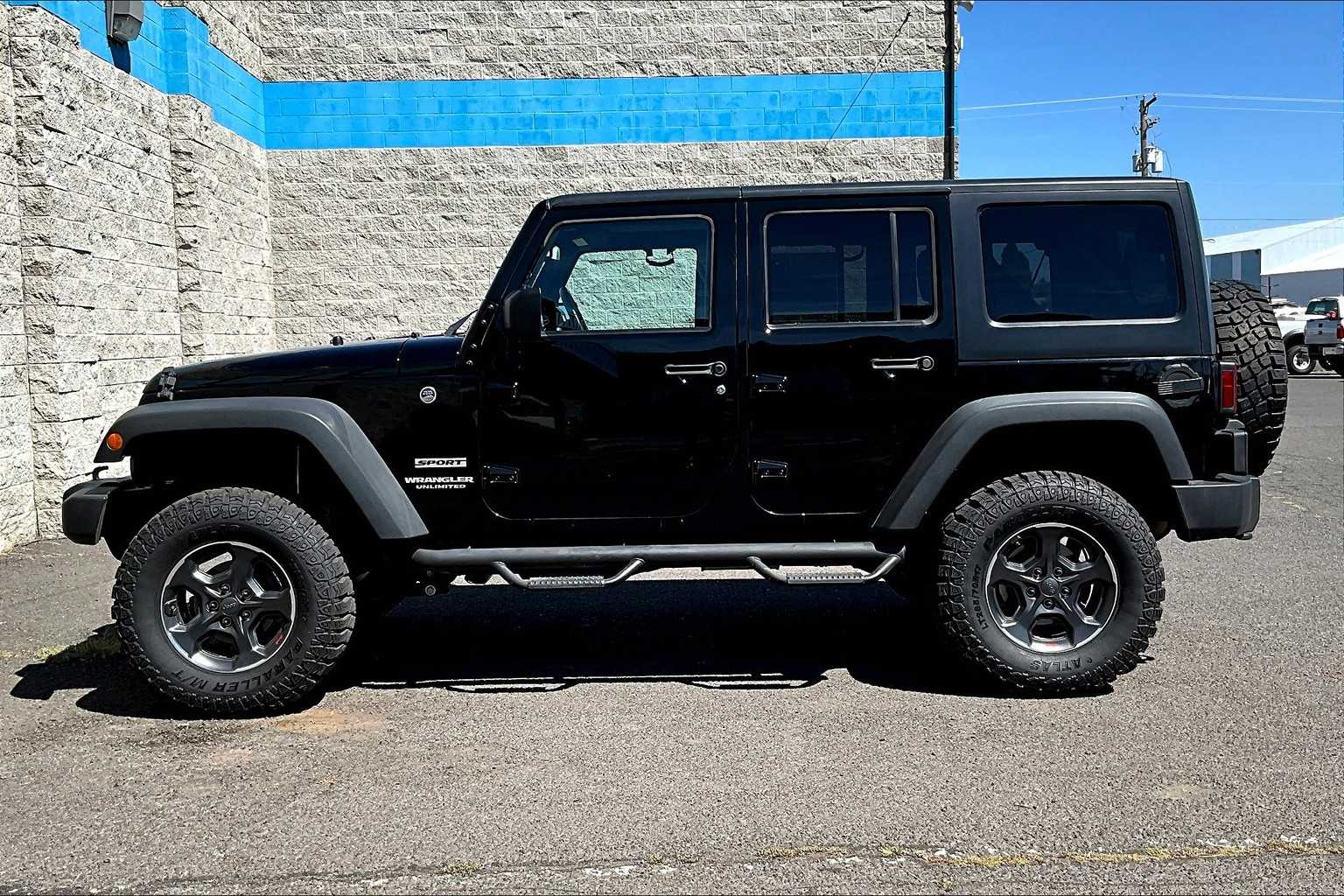 Thumbnail: 2017 Jeep Wrangler - 3