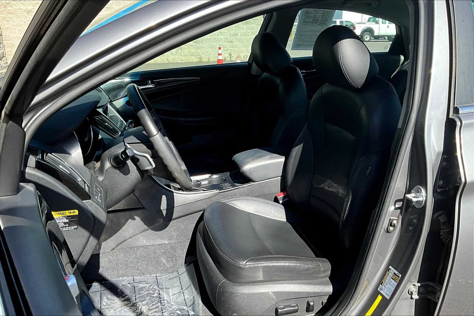 Thumbnail: 2011 Hyundai Sonata - 11