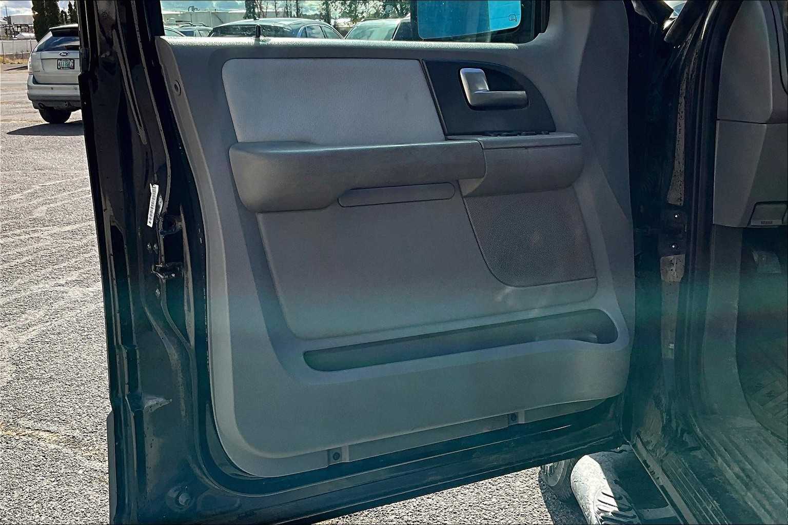 Thumbnail: 2006 Ford Expedition - 27