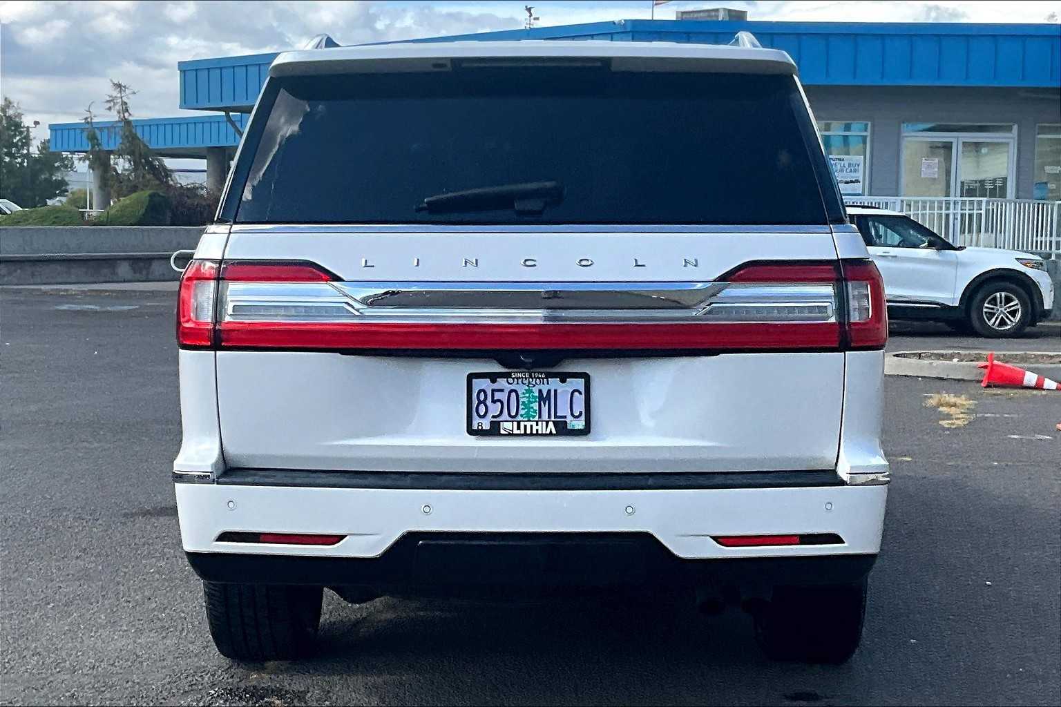Thumbnail: 2019 Lincoln Navigator - 5