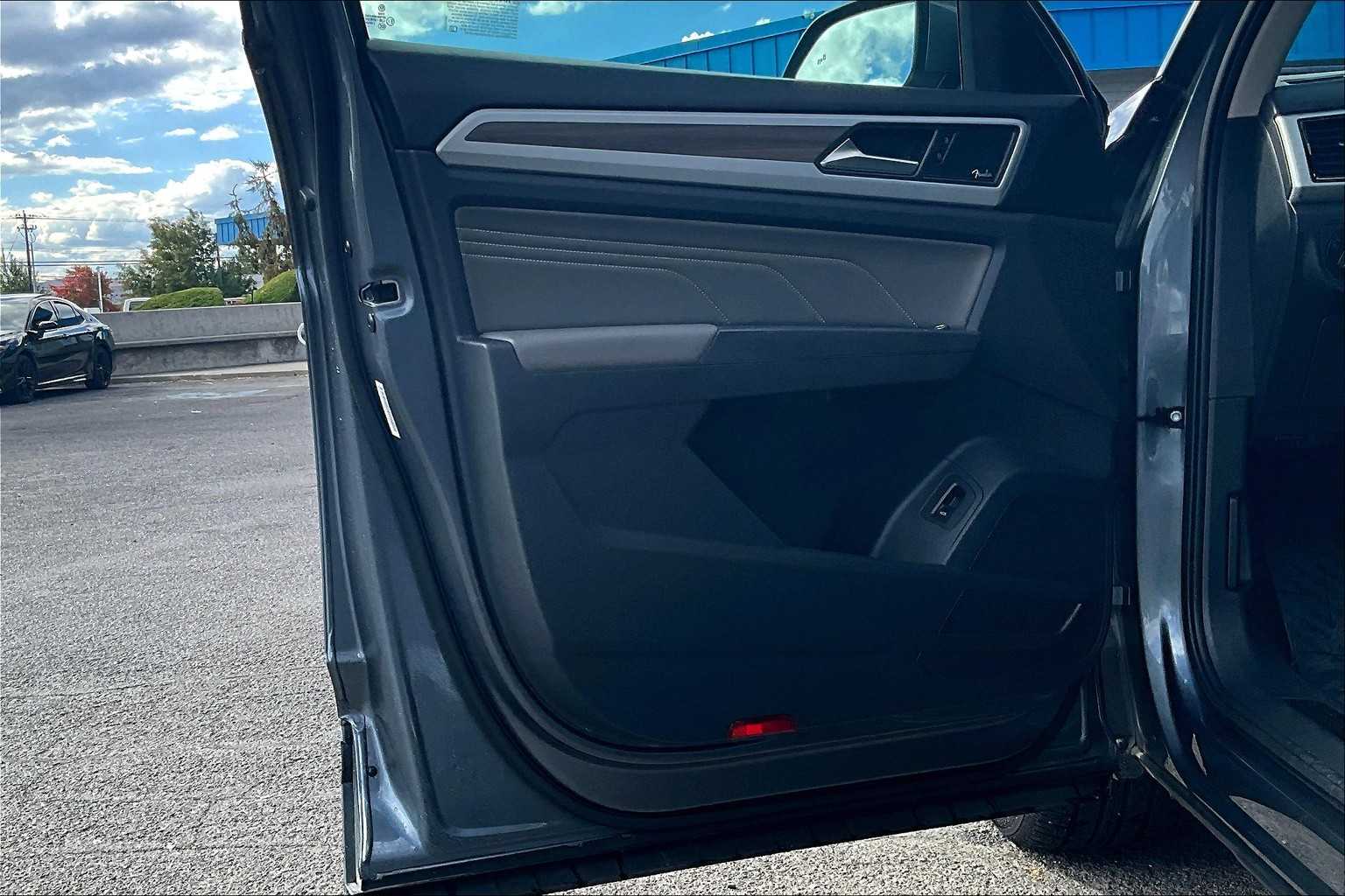 Thumbnail: 2021 Volkswagen Atlas - 27