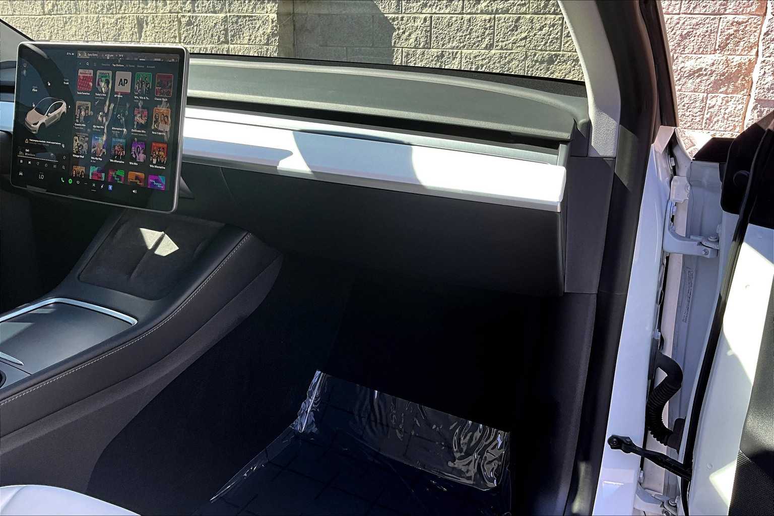 Thumbnail: 2021 Tesla Model Y - 23