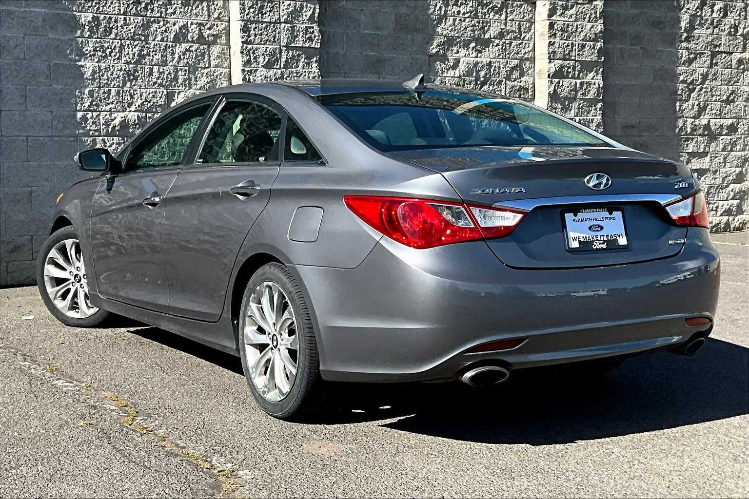Thumbnail: 2011 Hyundai Sonata - 4
