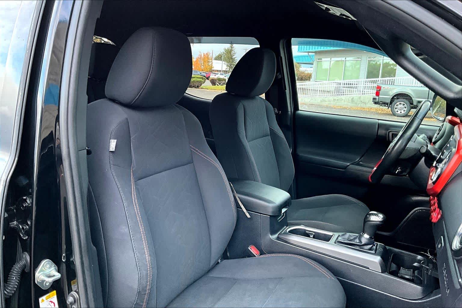 Thumbnail: 2020 Toyota Tacoma - 13