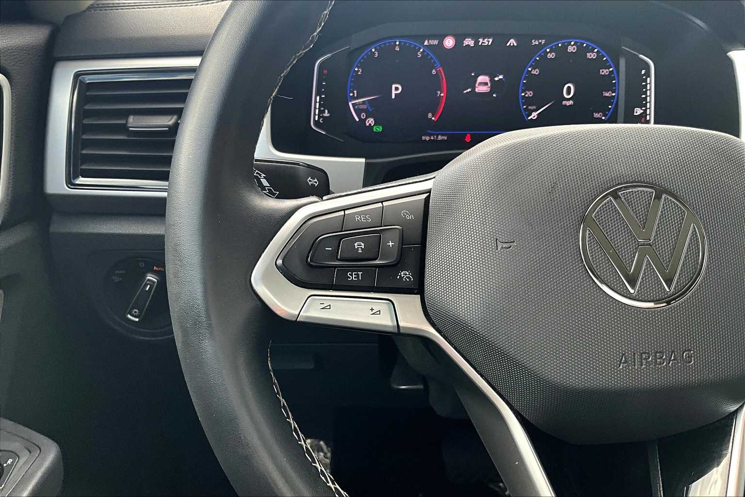 Thumbnail: 2021 Volkswagen Atlas - 24