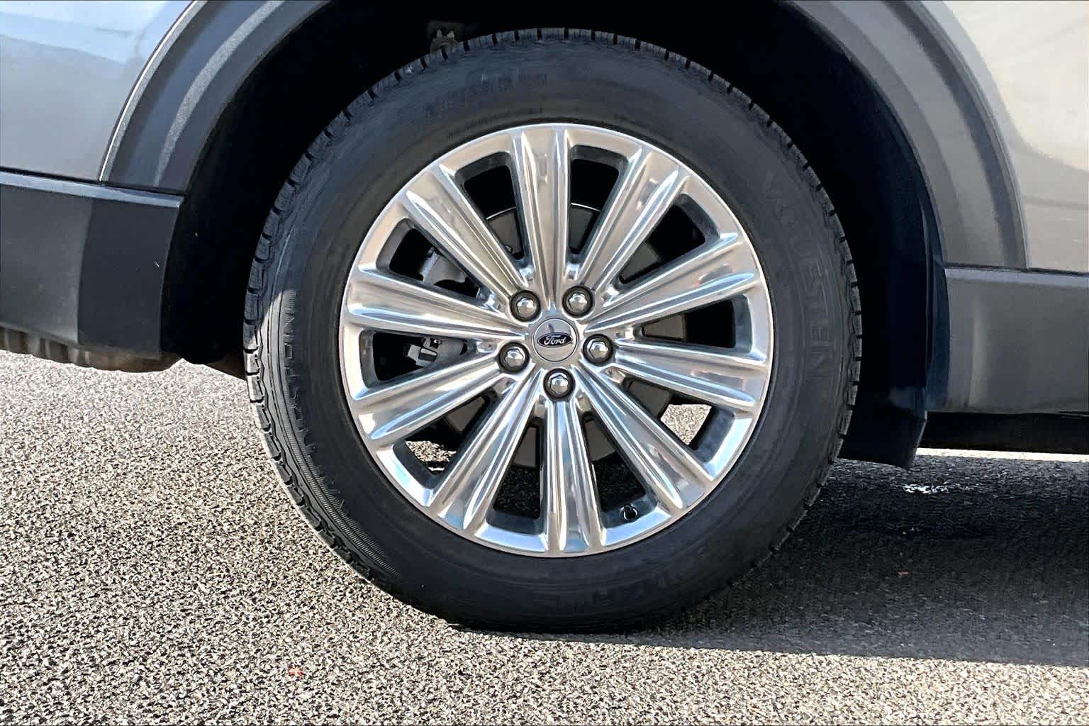 Thumbnail: 2021 Ford Explorer - 36