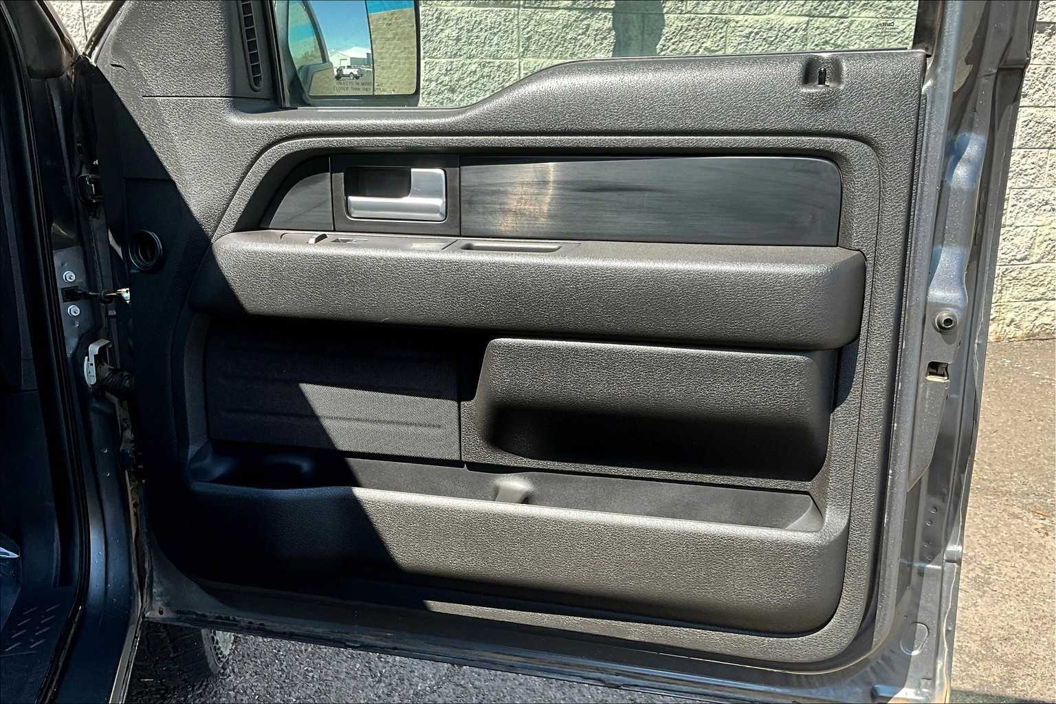 2014 Ford F-150  24