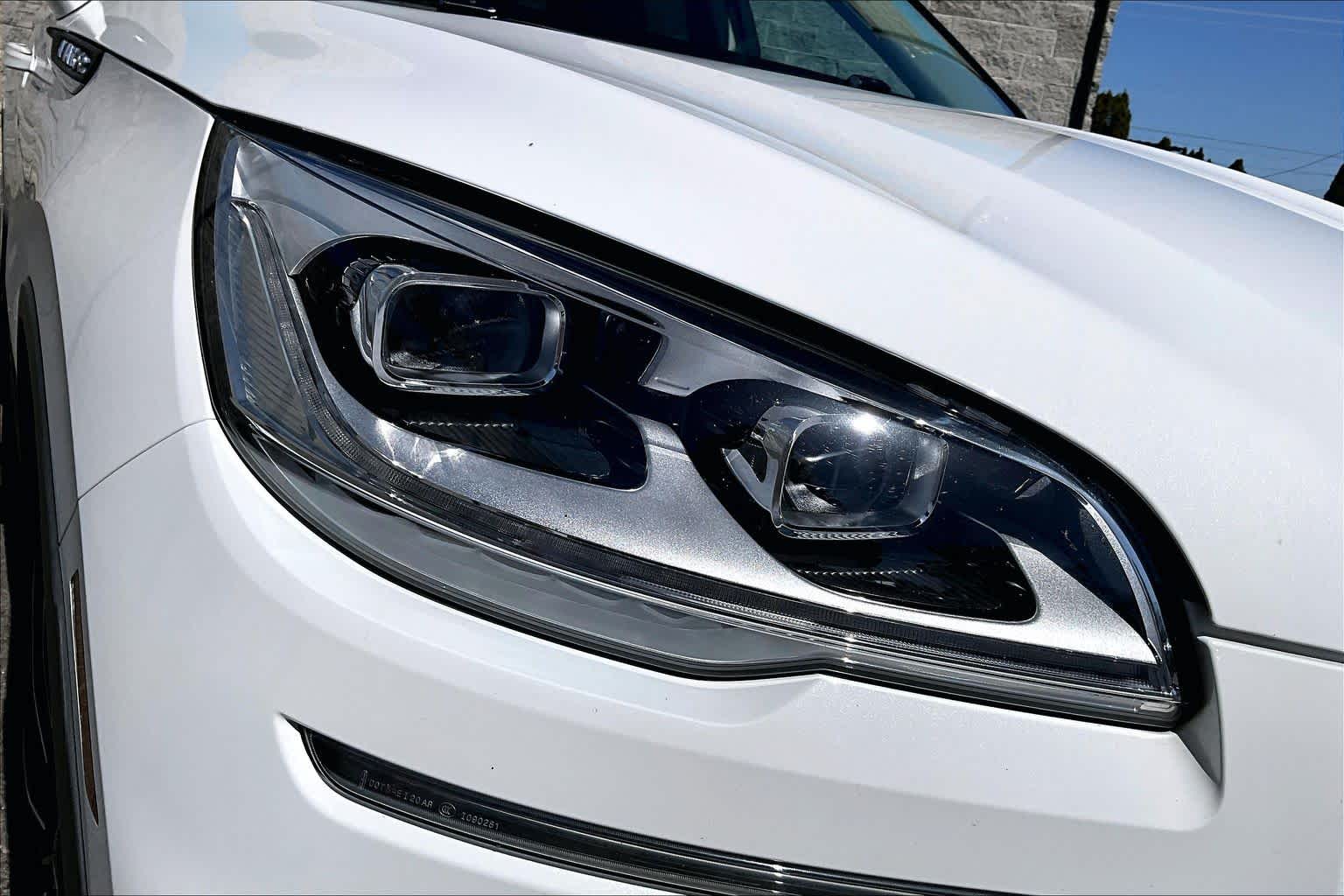 Thumbnail: 2020 Lincoln Aviator - 31