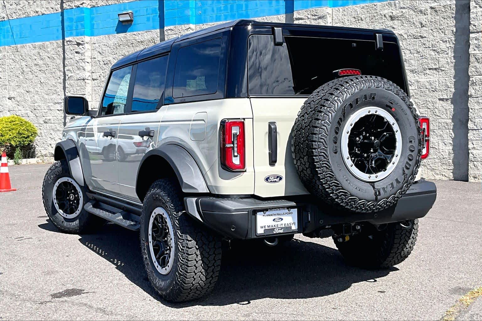 Thumbnail: 2026 Ford Bronco - 4