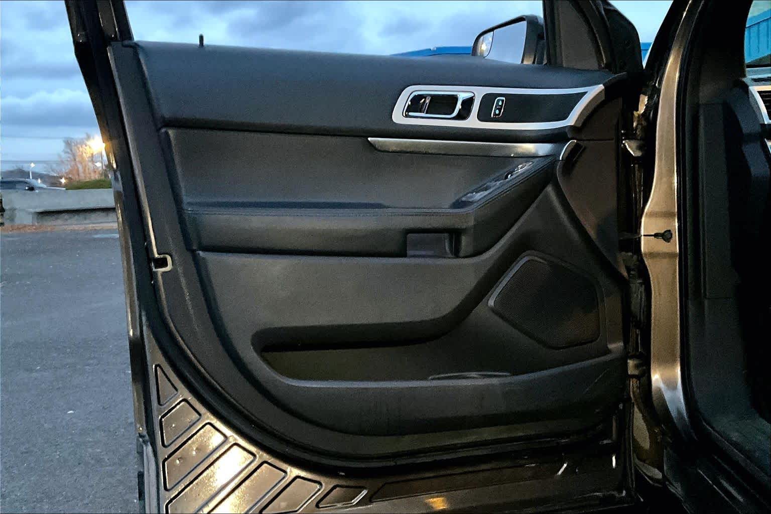 Thumbnail: 2015 Ford Explorer - 27