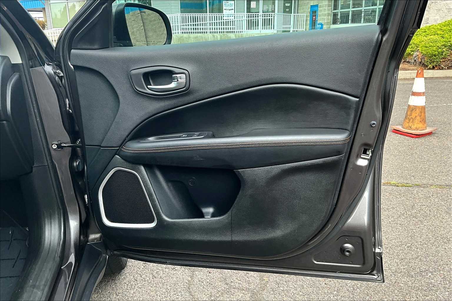 Thumbnail: 2018 Jeep Compass - 28