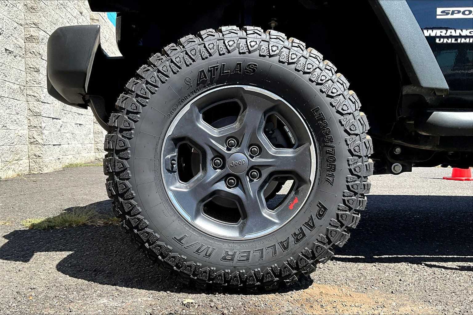 Thumbnail: 2017 Jeep Wrangler - 8