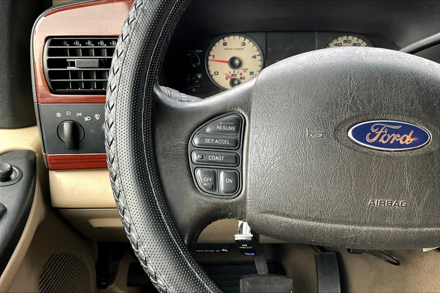 Thumbnail: 2006 Ford F-350 - 24