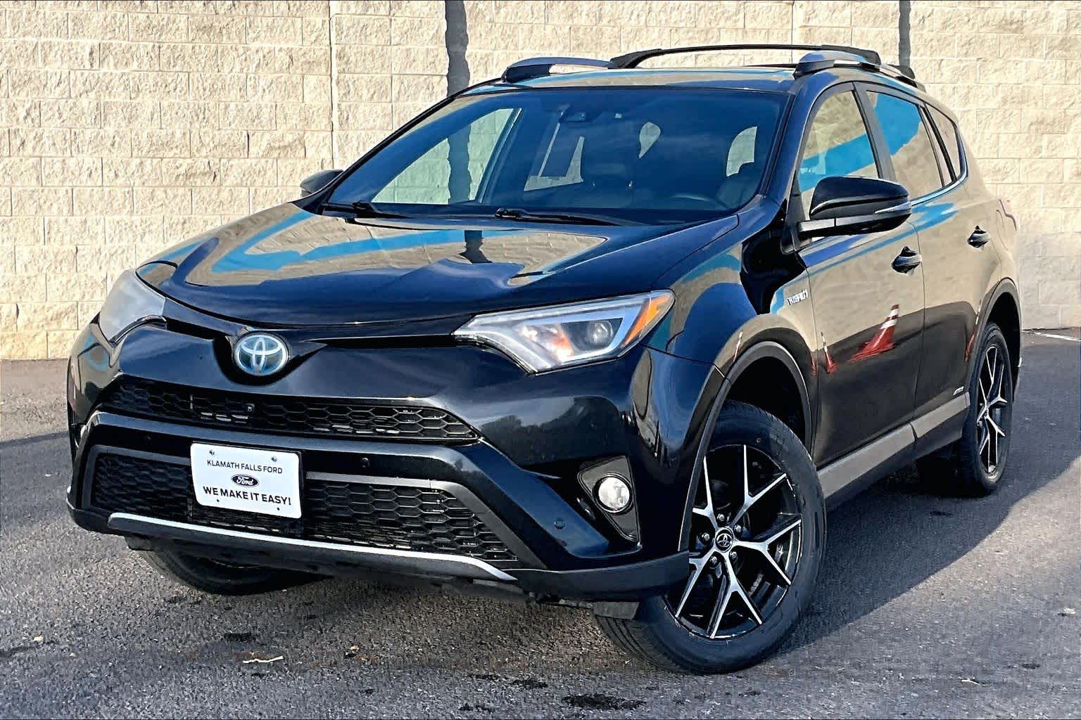 Thumbnail: 2017 Toyota RAV4 - 1