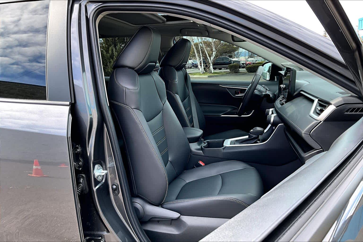 Thumbnail: 2024 Toyota RAV4 - 13