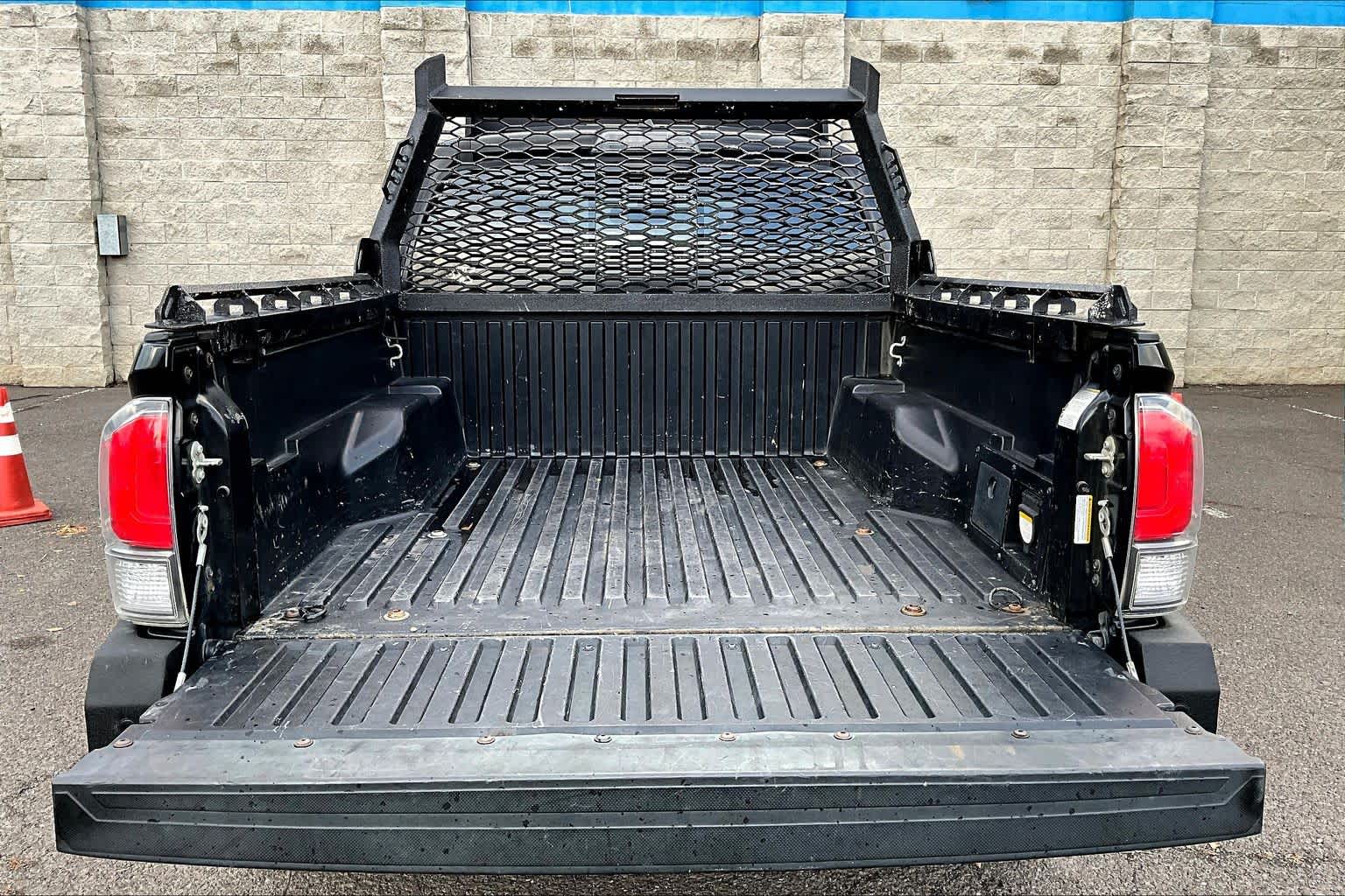 Thumbnail: 2020 Toyota Tacoma - 18