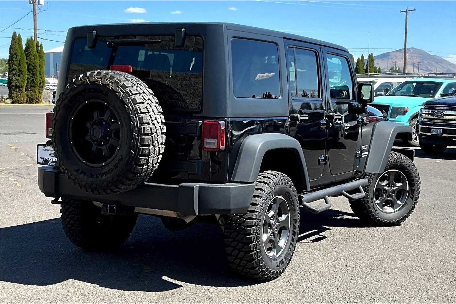 Thumbnail: 2017 Jeep Wrangler - 22