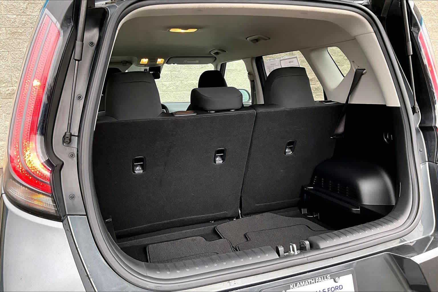 Thumbnail: 2023 Kia Soul - 18