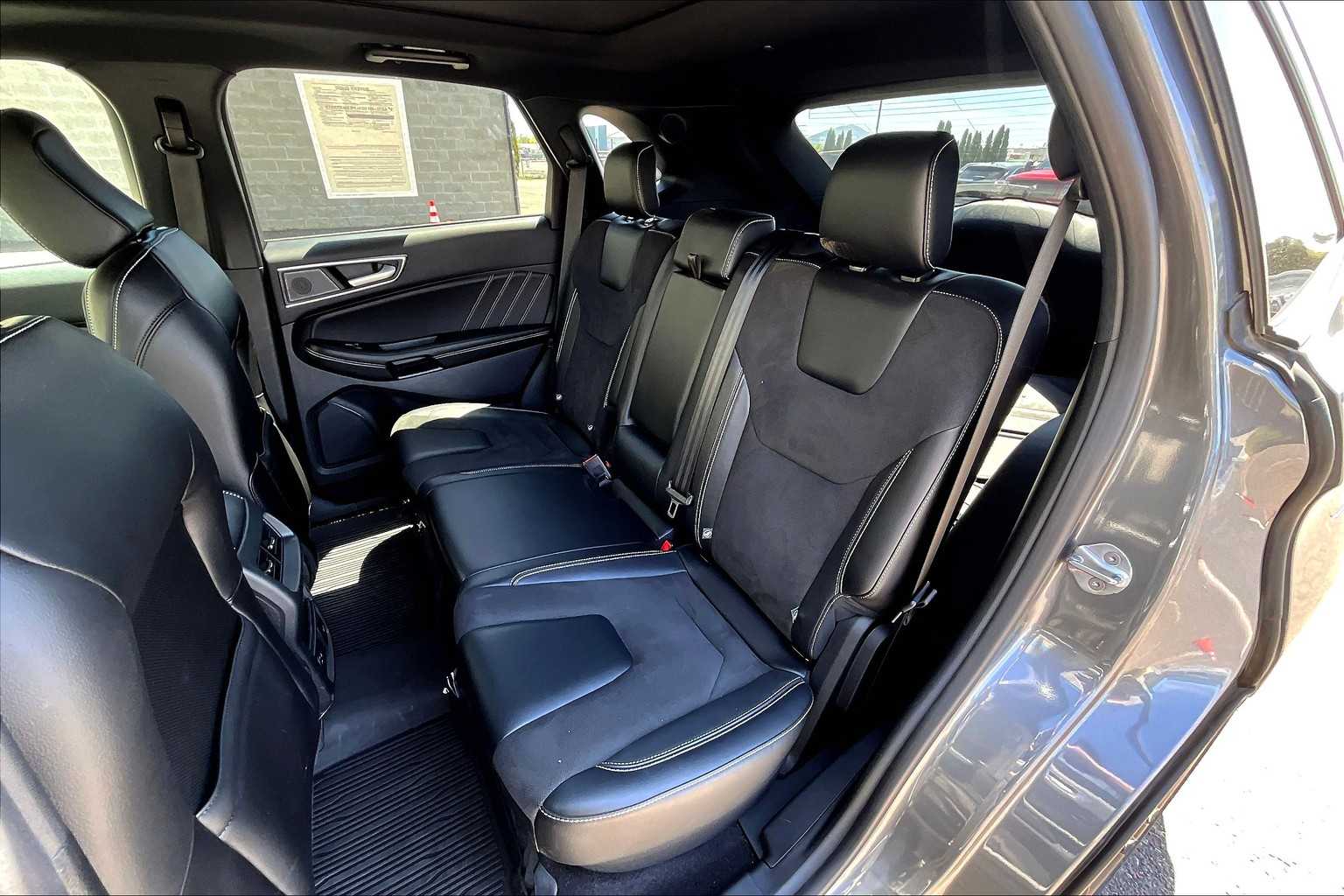 2022 Ford Edge ST 29