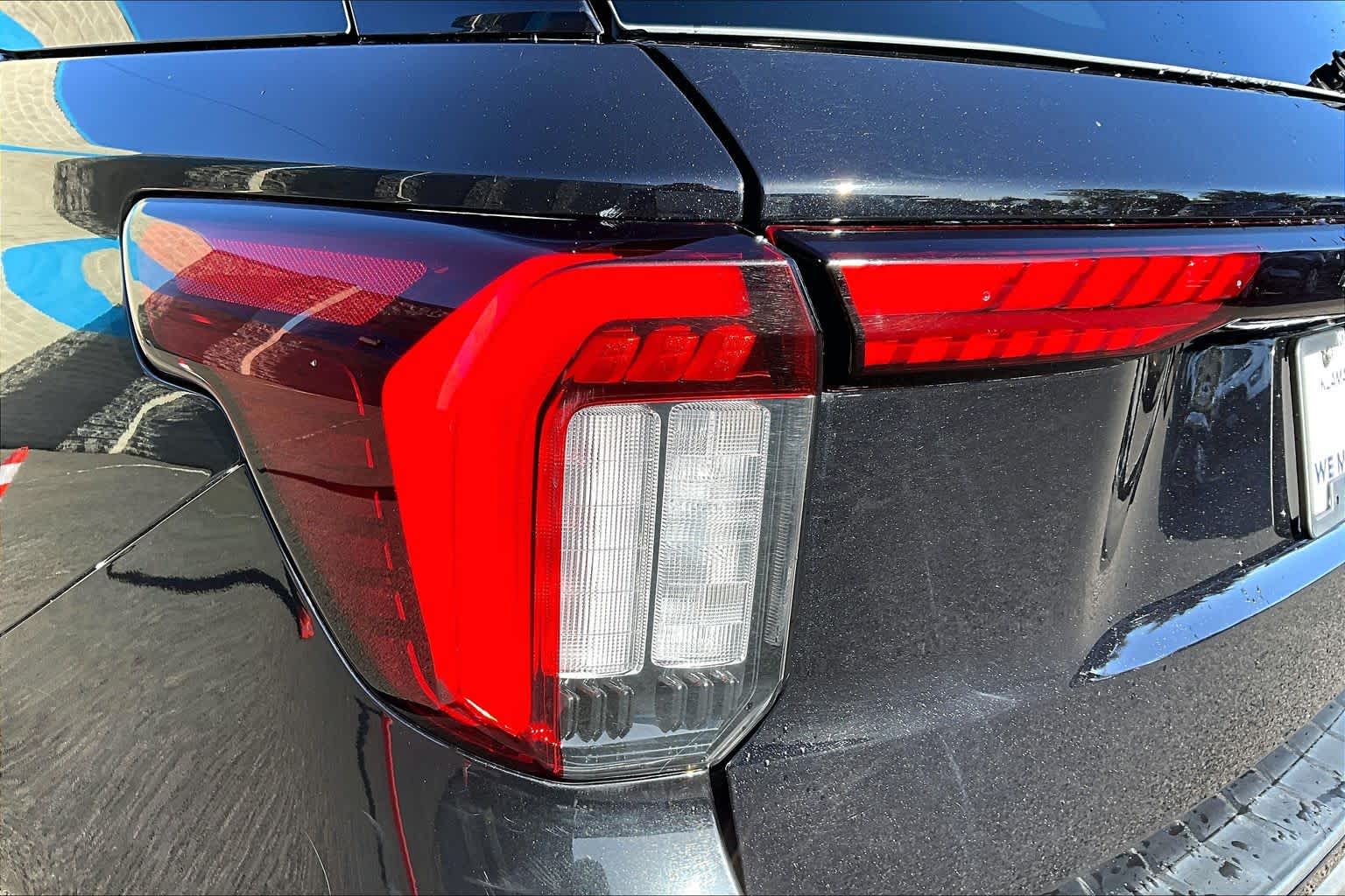 Thumbnail: 2025 Ford Explorer - 32