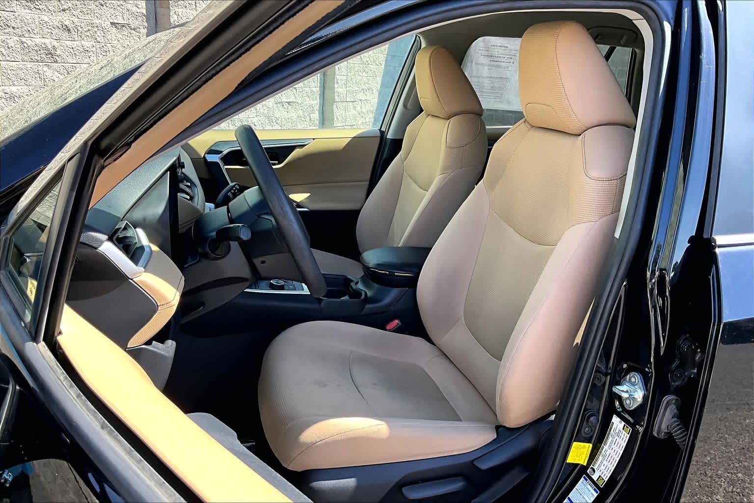 Thumbnail: 2021 Toyota RAV4 - 11