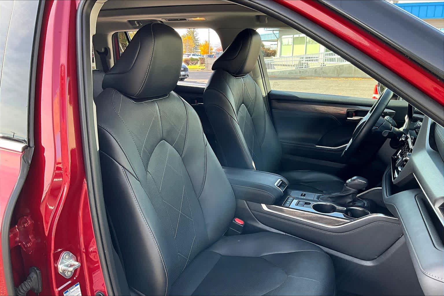 Thumbnail: 2021 Toyota Highlander - 13