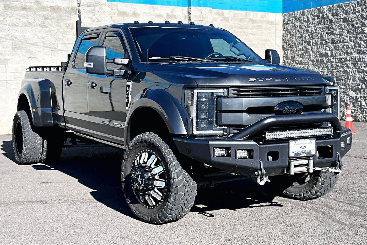Thumbnail: 2017 Ford F-450 - 21
