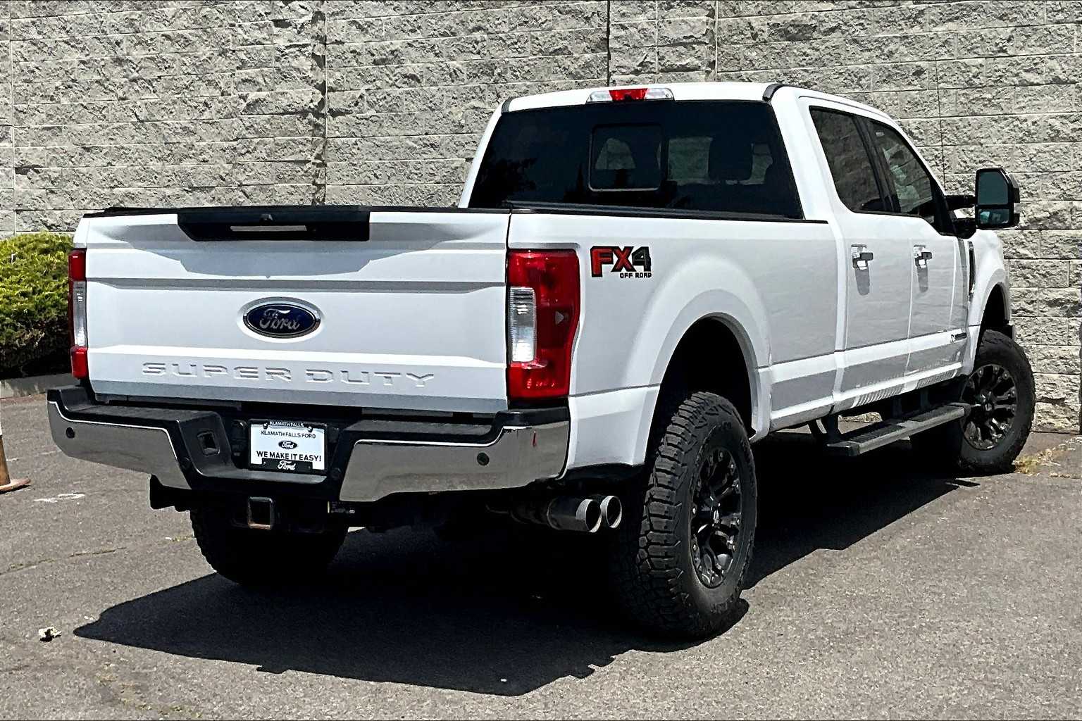 2017 Ford F-350 Lariat 22