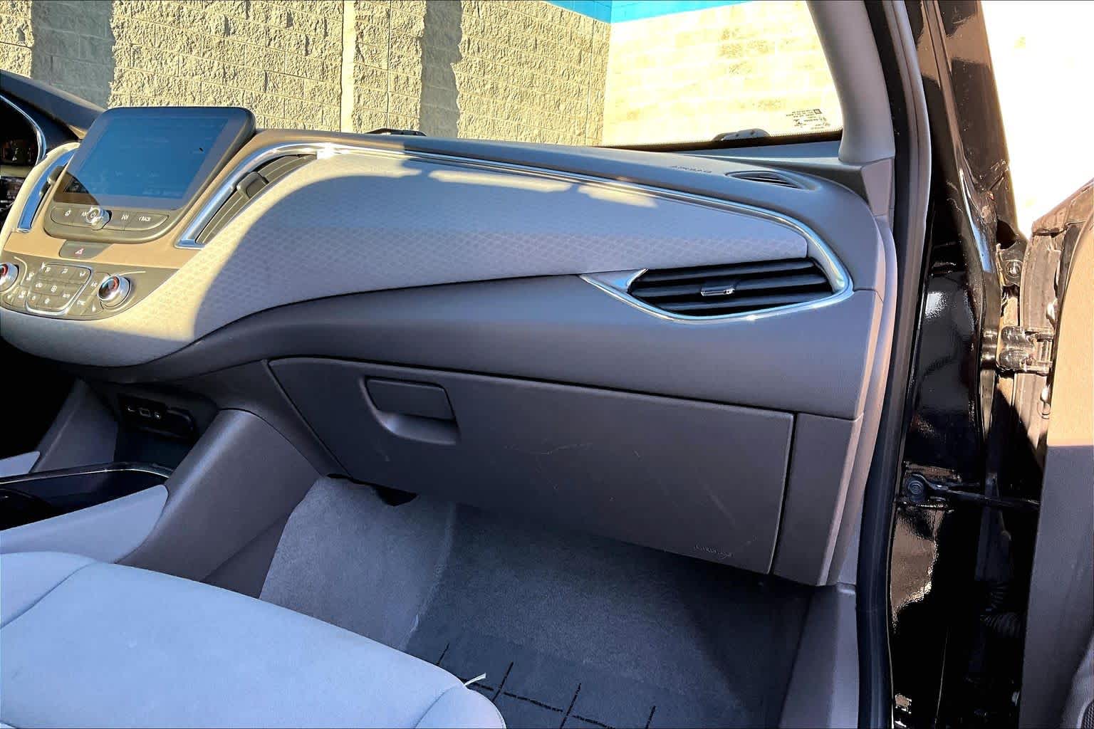 Thumbnail: 2019 Chevrolet Malibu - 23