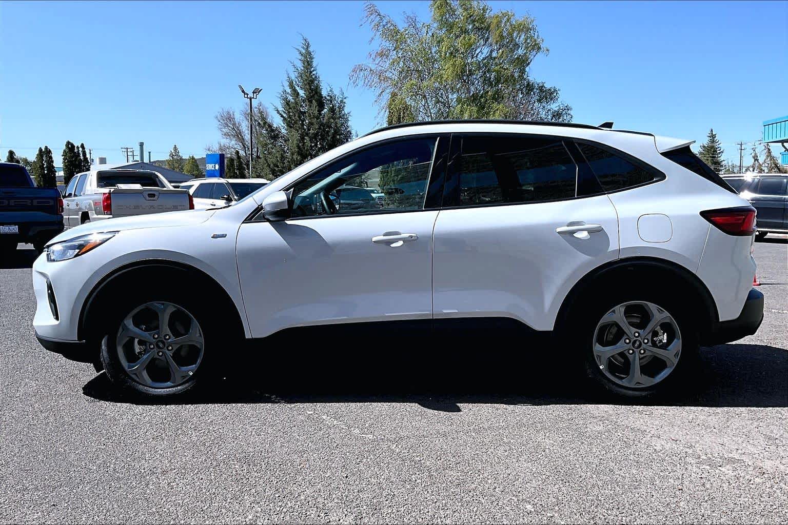 Thumbnail: 2025 Ford Escape - 3