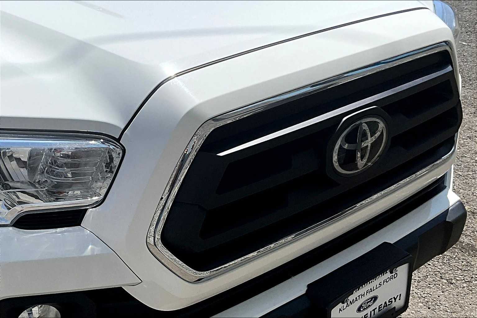 2022 Toyota Tacoma SR5 33