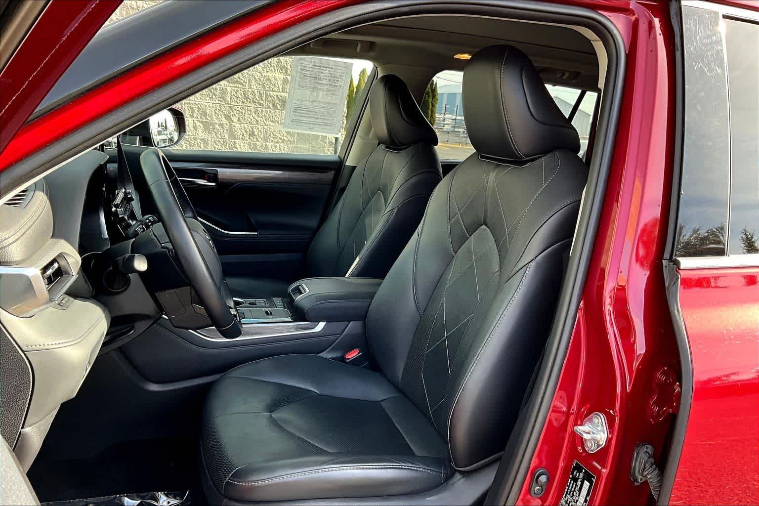 Thumbnail: 2021 Toyota Highlander - 11