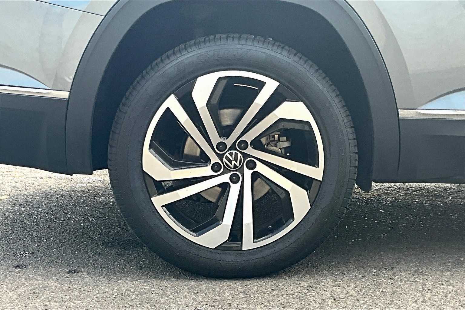 Thumbnail: 2021 Volkswagen Atlas - 36