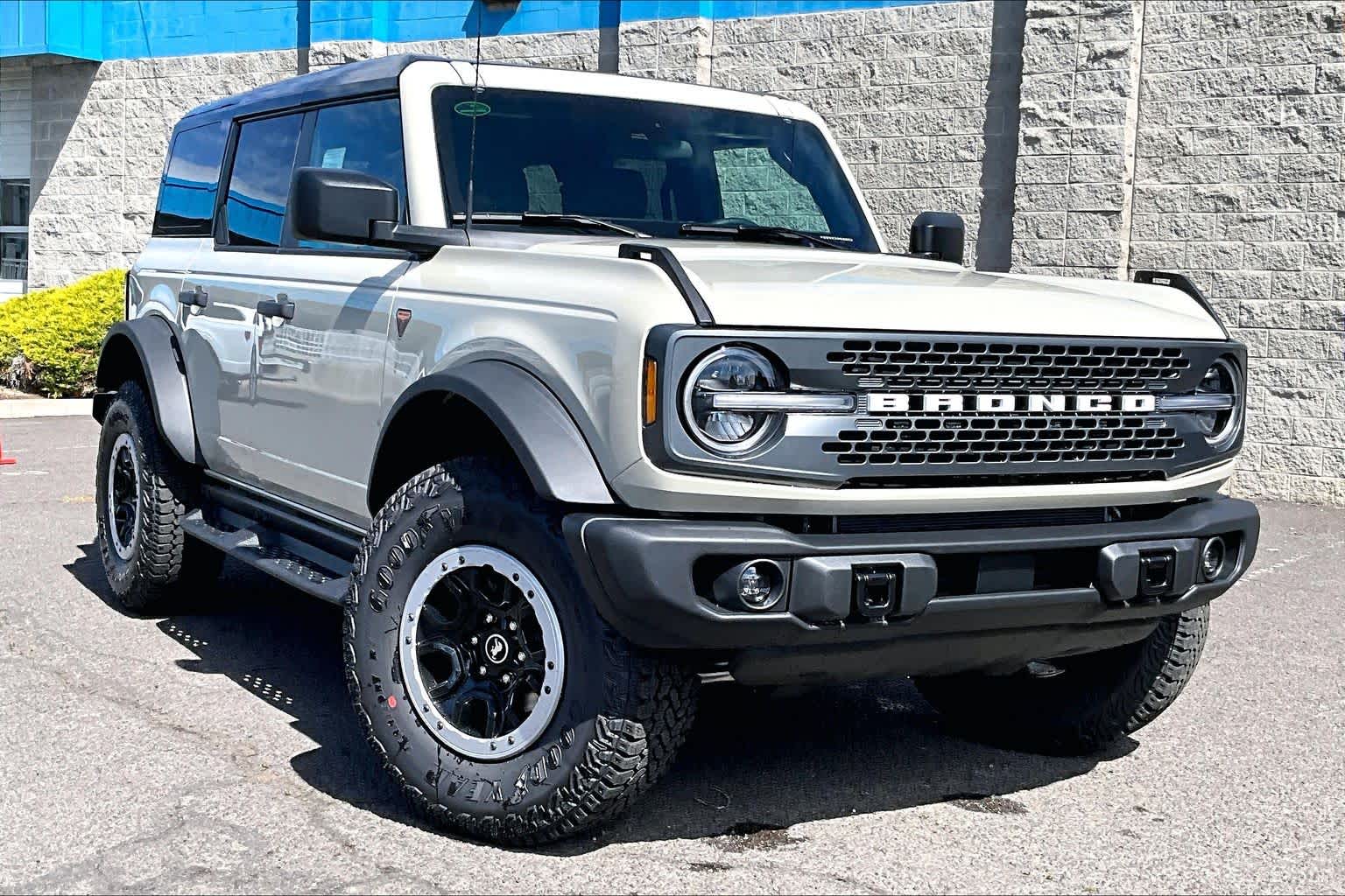 Thumbnail: 2026 Ford Bronco - 21