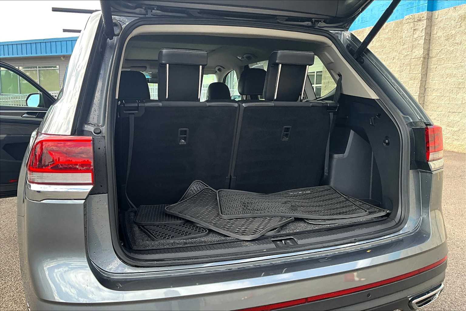 Thumbnail: 2021 Volkswagen Atlas - 18