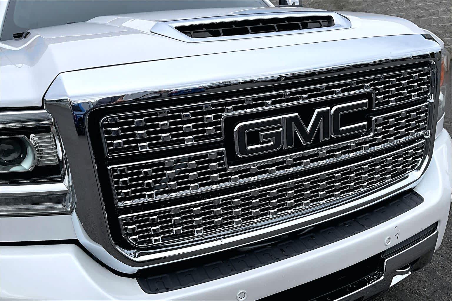 Thumbnail: 2018 GMC Sierra 3500 - 33