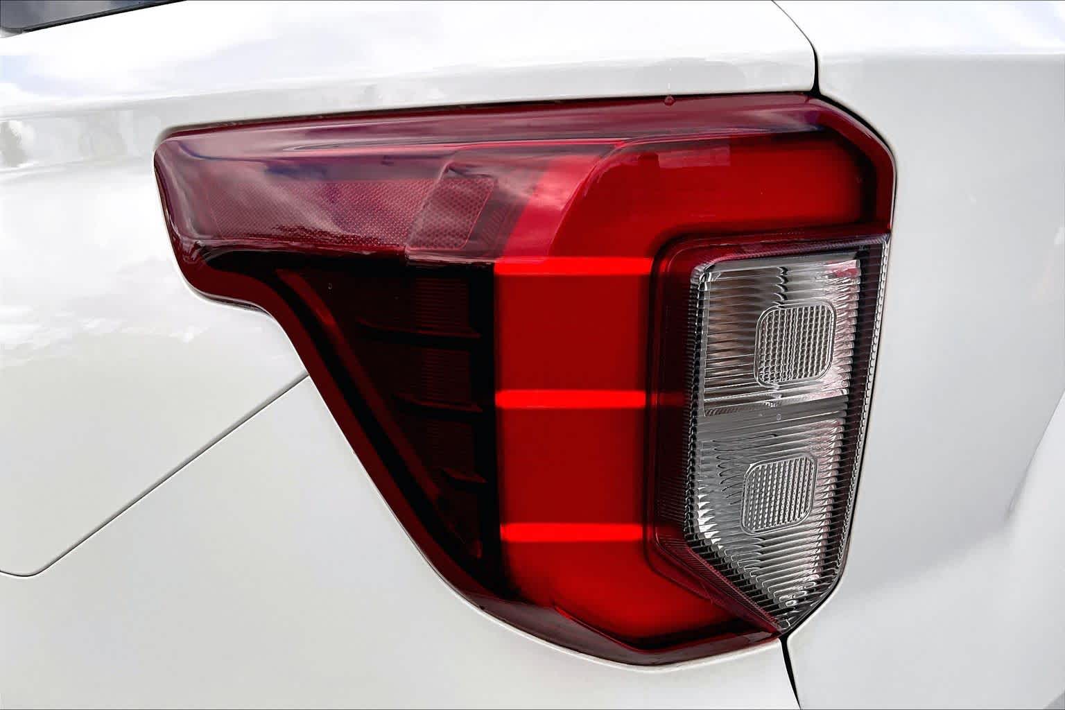 Thumbnail: 2020 Ford Explorer - 32