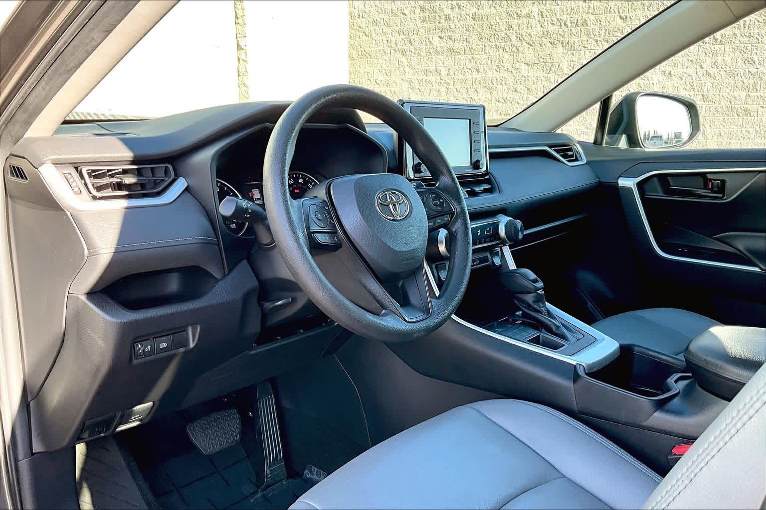 Thumbnail: 2022 Toyota RAV4 - 2