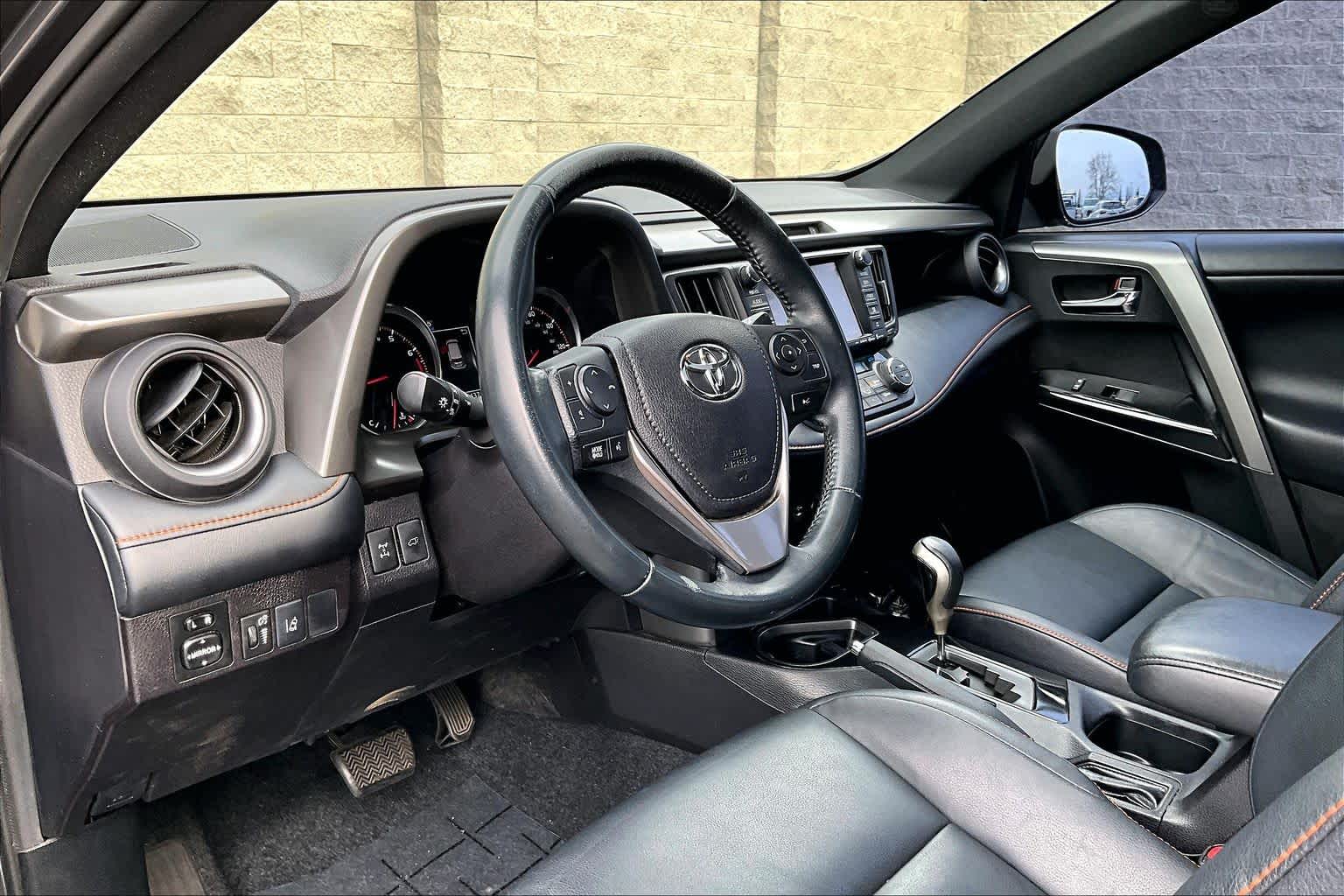 Thumbnail: 2016 Toyota RAV4 - 2