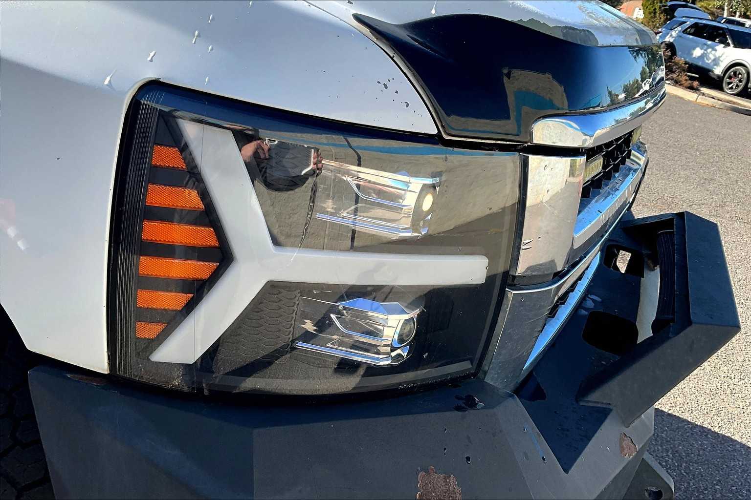 Thumbnail: 2010 Chevrolet Silverado 3500 - 31