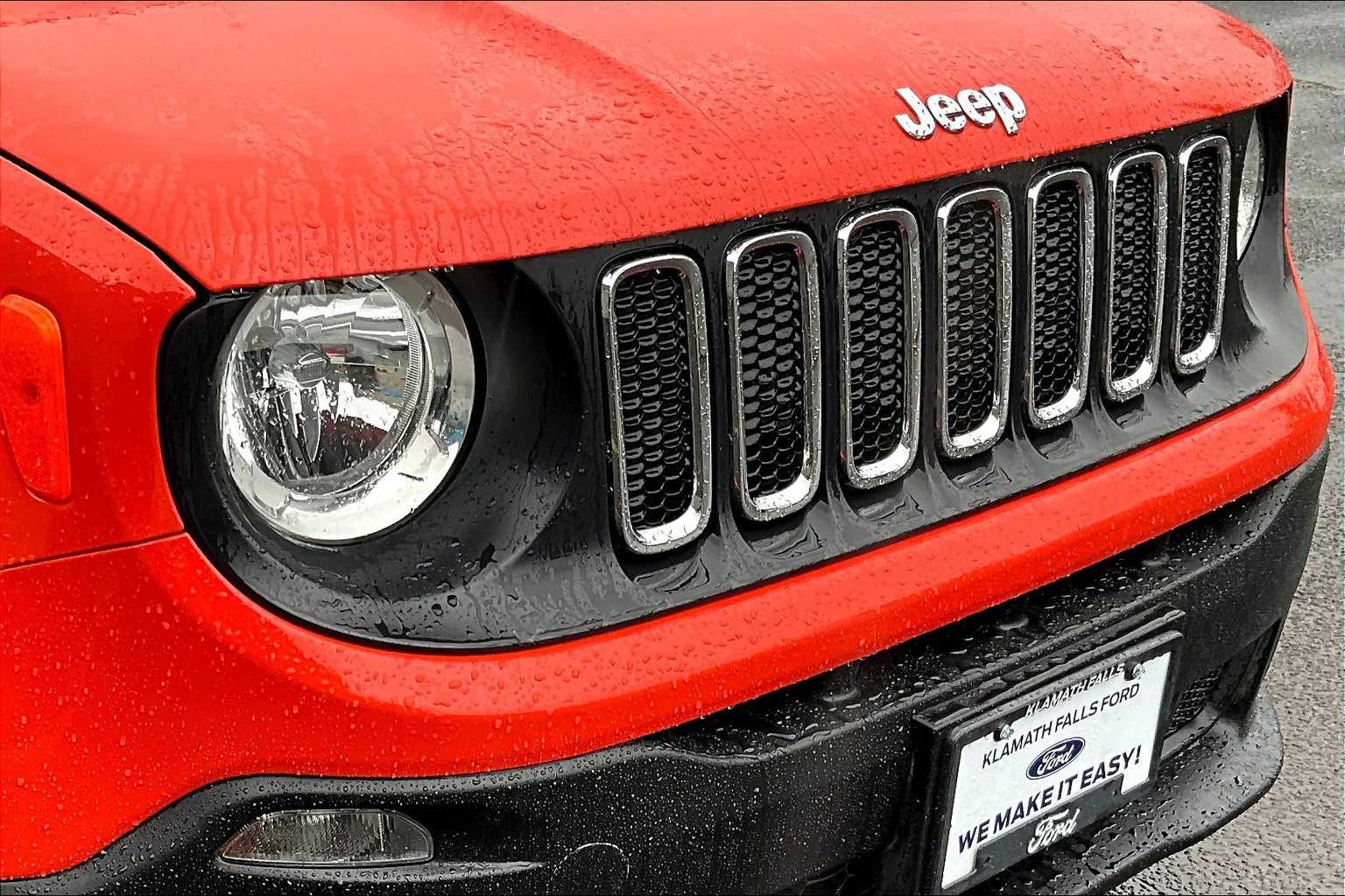 Thumbnail: 2017 Jeep Renegade - 33
