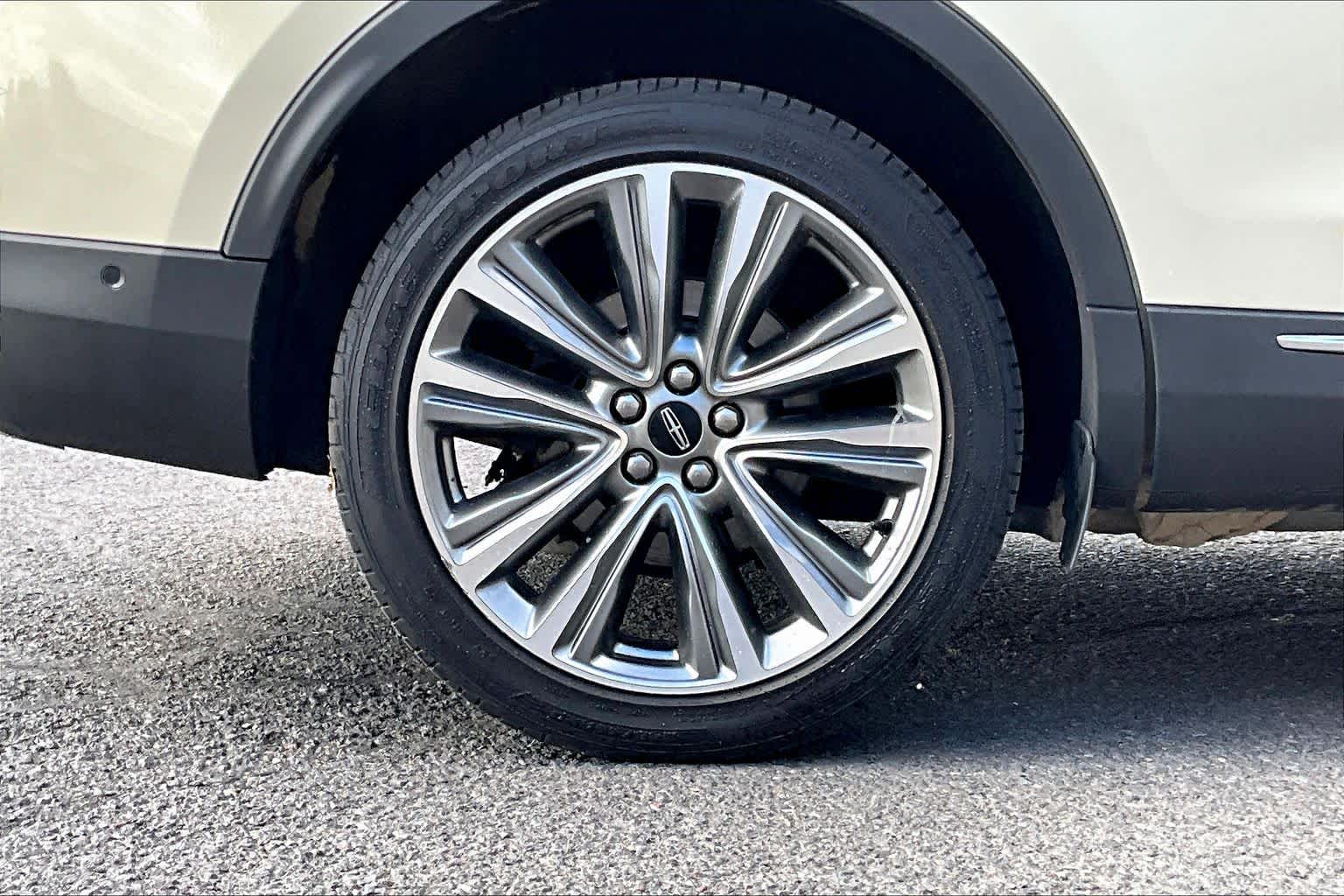 Thumbnail: 2016 Lincoln MKX - 36