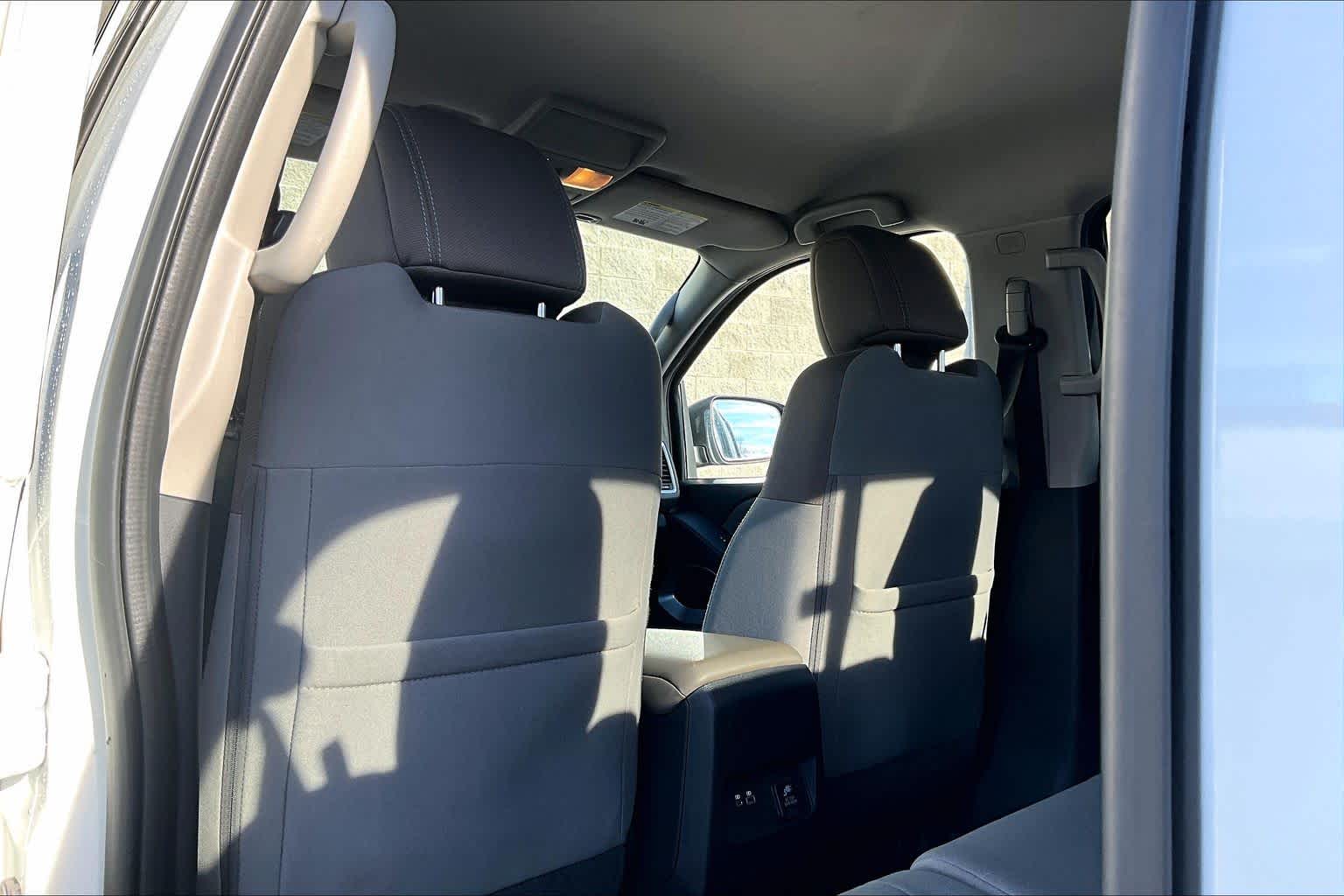 Thumbnail: 2022 Nissan Frontier - 12